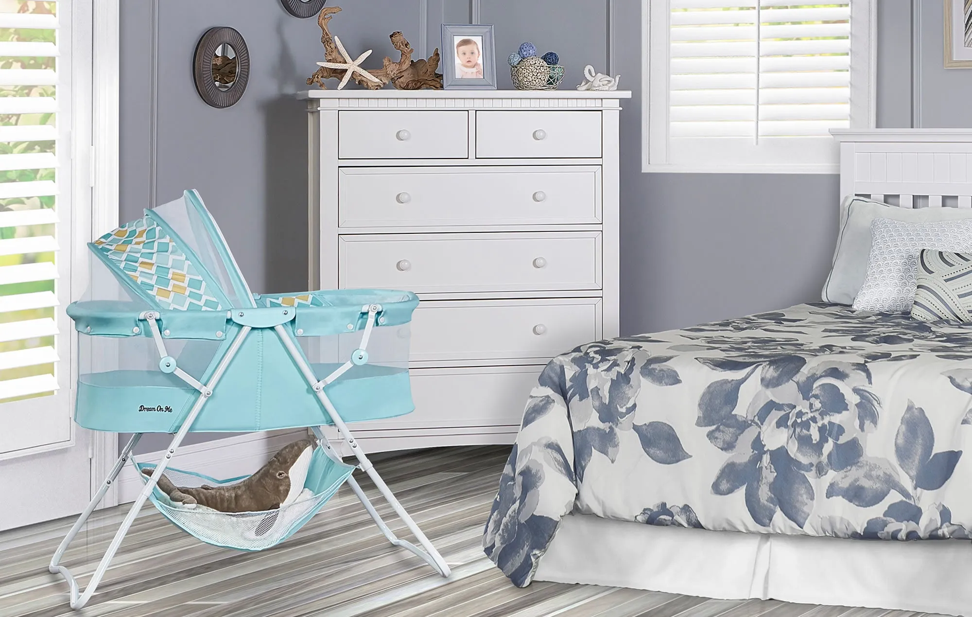 Dream on Me Karley Bassinet in Aque Blue