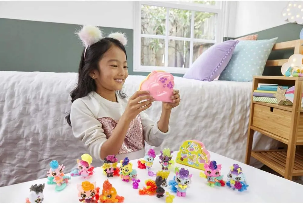 Mattel Cloudees Pet Toy Figures, Series 2 Cloud-Themed Collectible Minis with Unboxing Surprise & Accessories Including Keychain Clip for Travel