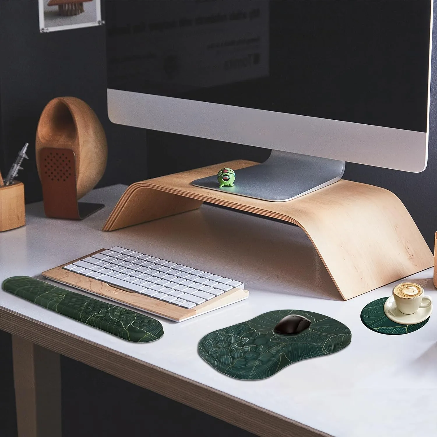 Mouse Pad Wrist Support,Ergonomic Mouse Pad with Wrist Rest,Computer Mouse Pads Pain Relief Keyboard Wrist Rest with Coaster Set,Non-Slip Computer Gel Mouse Pad for Desk Laptop Office-Green Leaves