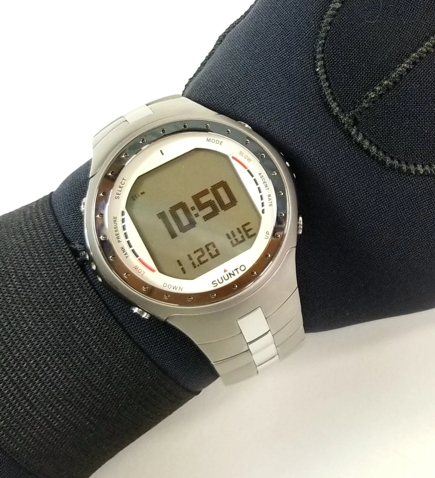 NEW SUUNTO D9 Titanium SCUBA DIVE COMPUTER WRIST WATCH Wireless Hoseless Nitrox