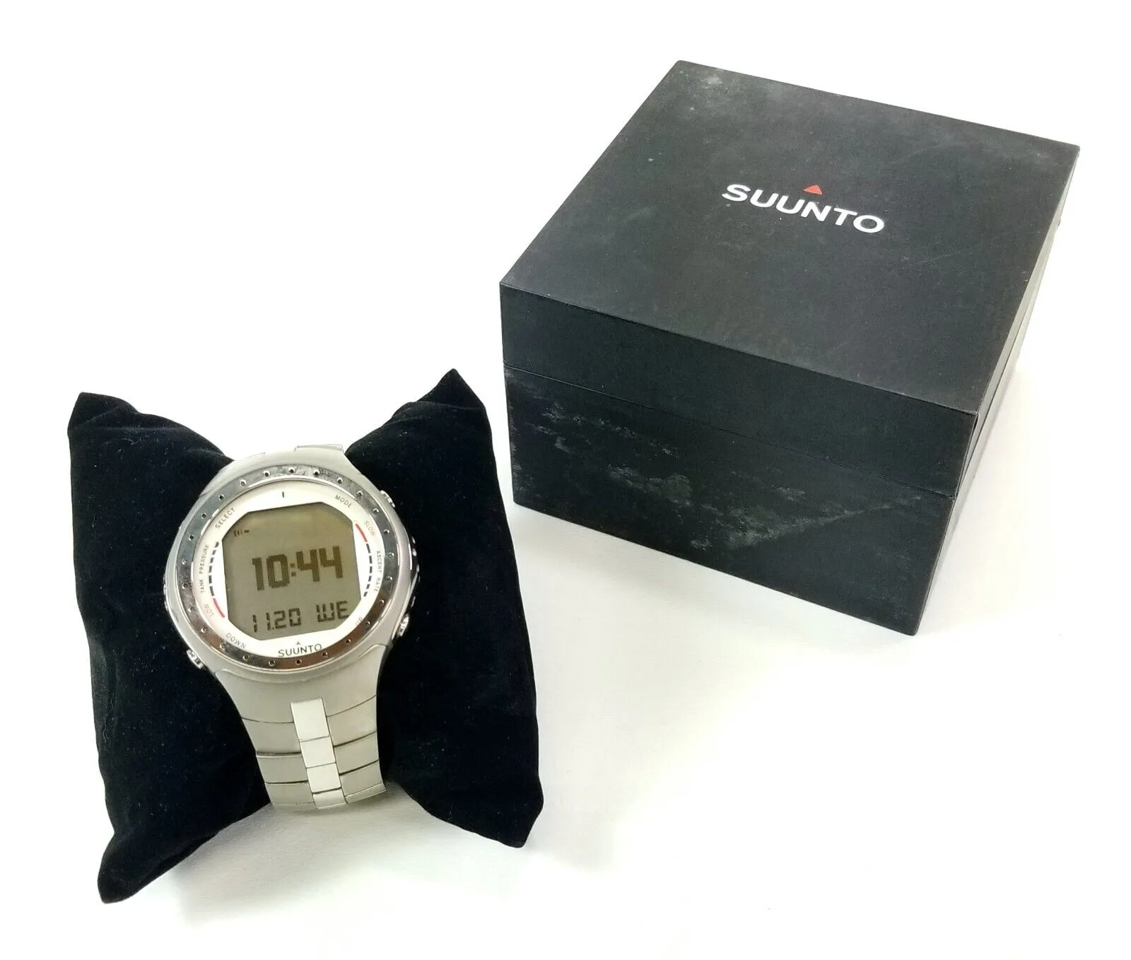 NEW SUUNTO D9 Titanium SCUBA DIVE COMPUTER WRIST WATCH Wireless Hoseless Nitrox