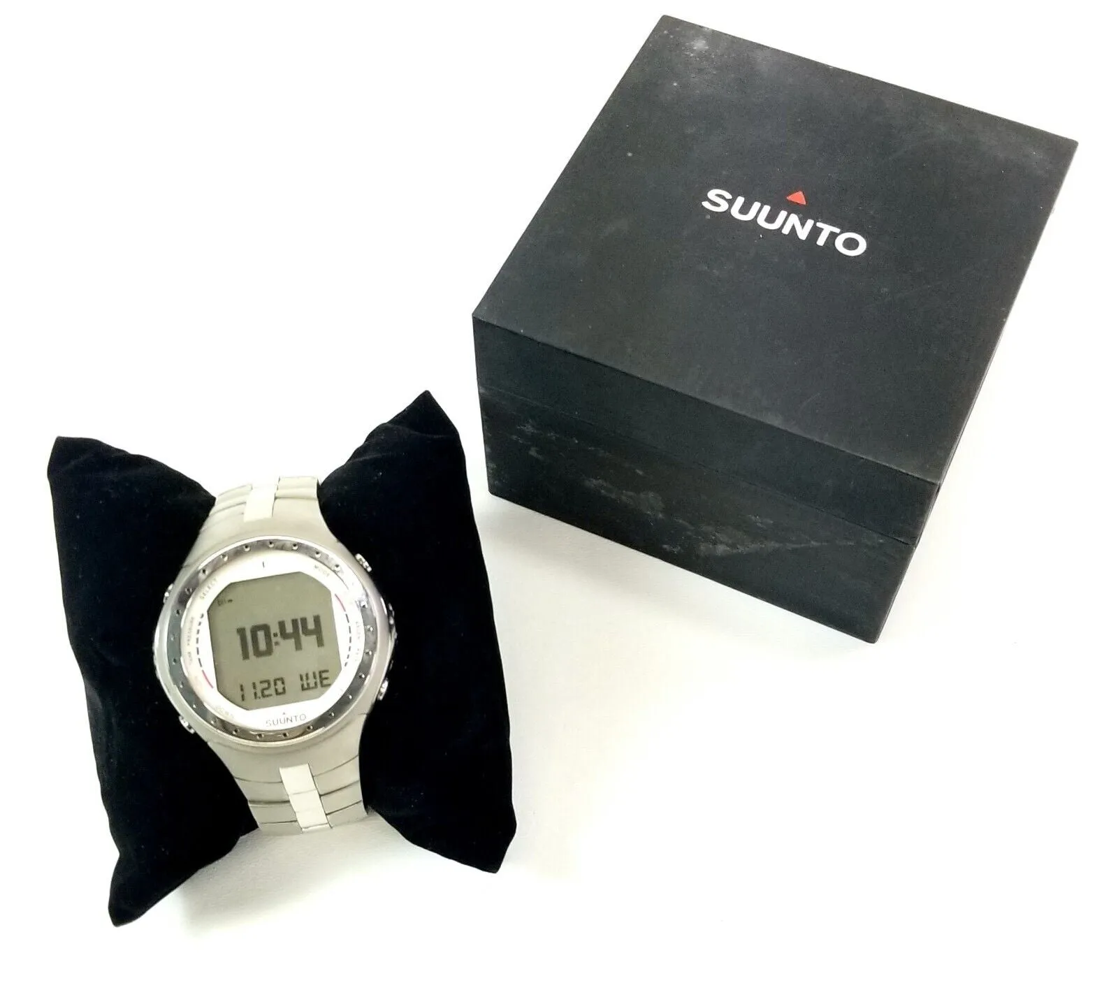 NEW SUUNTO D9 Titanium SCUBA DIVE COMPUTER WRIST WATCH Wireless Hoseless Nitrox