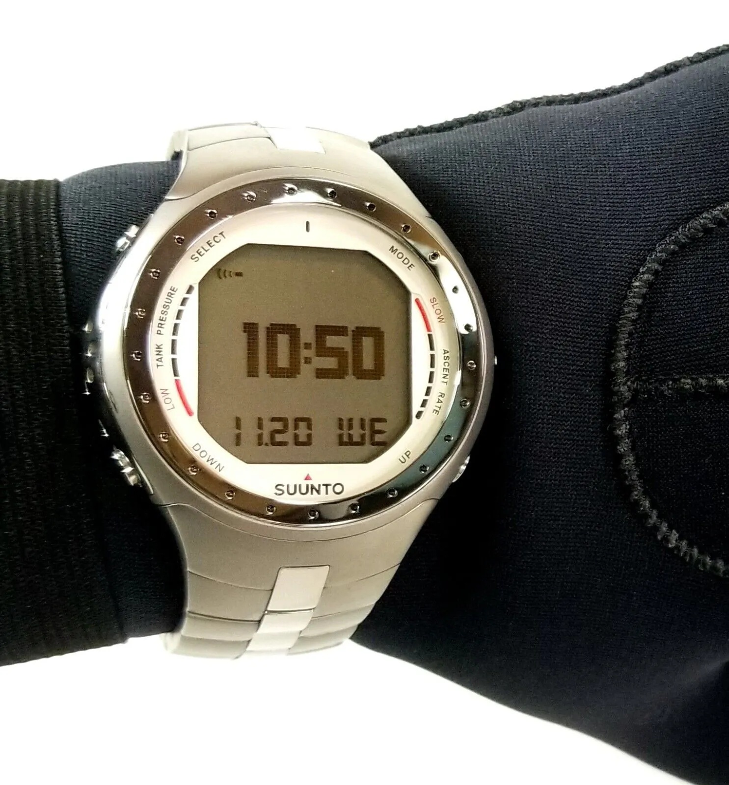 NEW SUUNTO D9 Titanium SCUBA DIVE COMPUTER WRIST WATCH Wireless Hoseless Nitrox