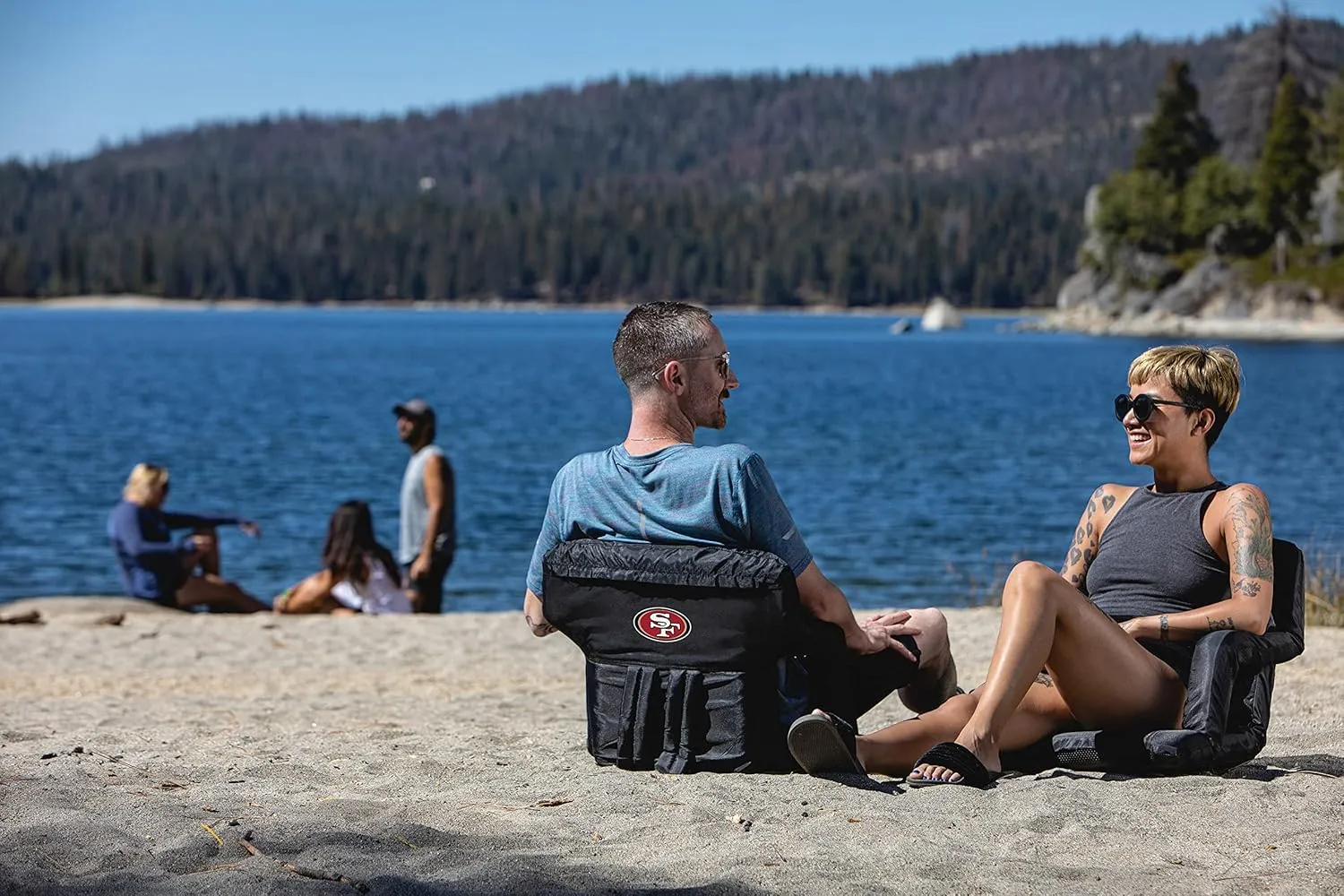 PICNIC TIME Black San Francisco 49ers Ventura Seat Portable Recliner Chair