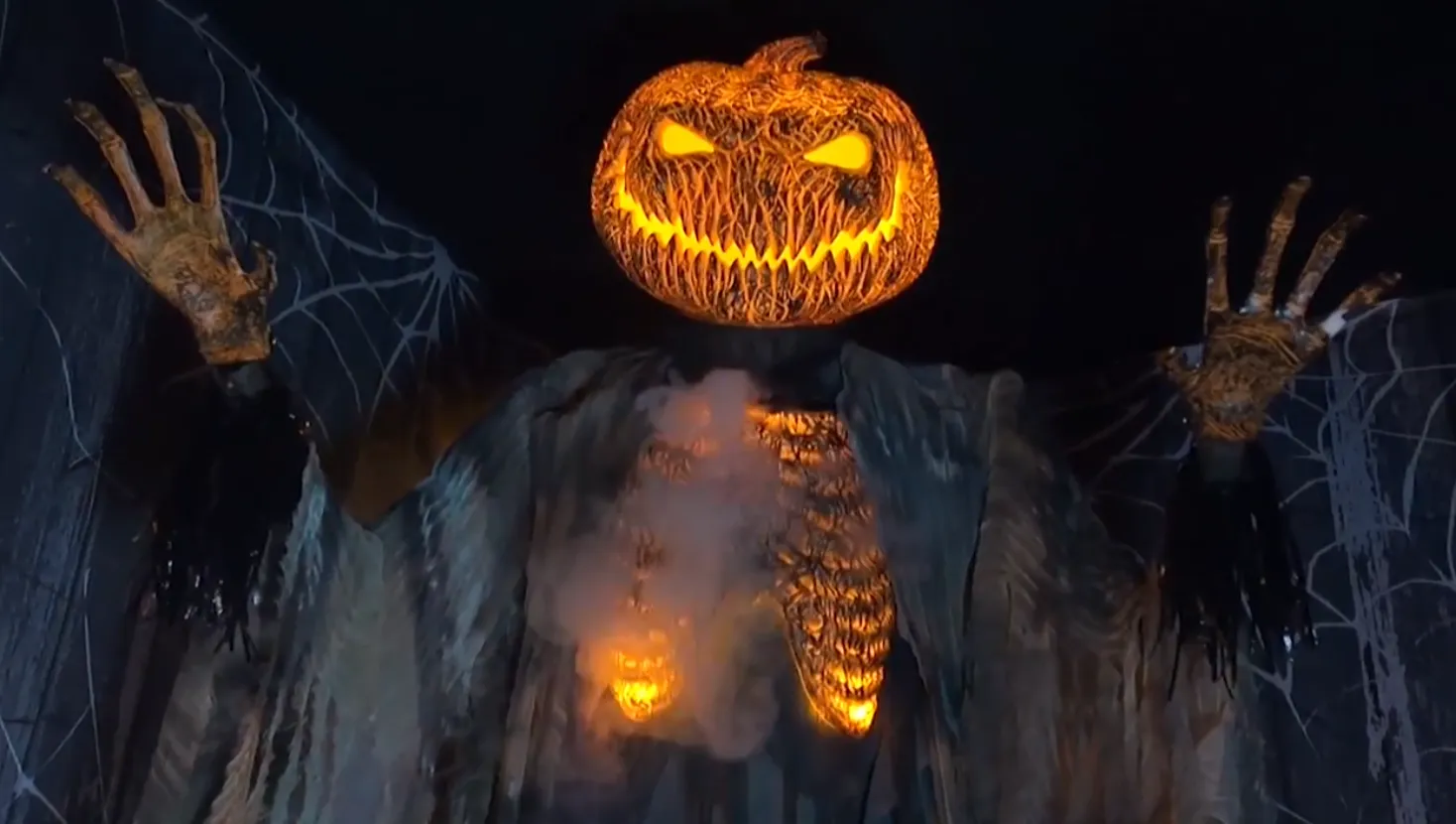 Scorched Scarecrow Animated Prop WITH Fog Machine
