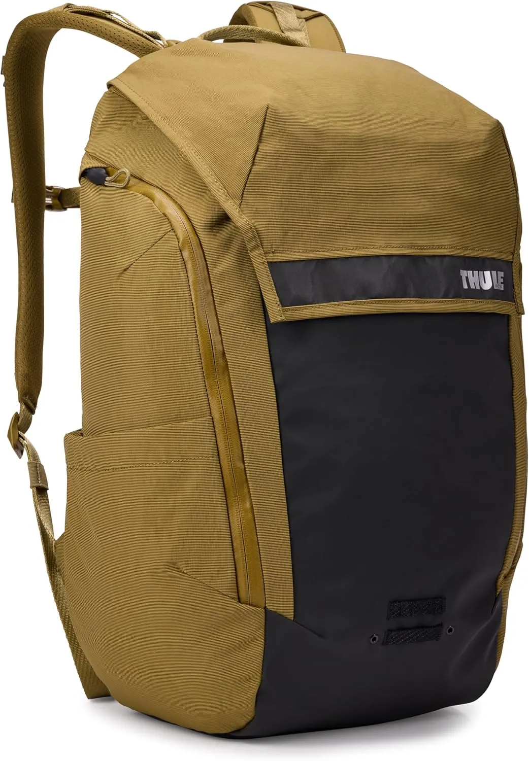 Thule Paramount Bike Commuter Backpack - 28L Capacity - Adjustable fit - 16" Padded Laptop Sleeve and 11" Tablet Pocket - Helmet Attachment - Accessible Side Phone Pocket - Taillight Loop