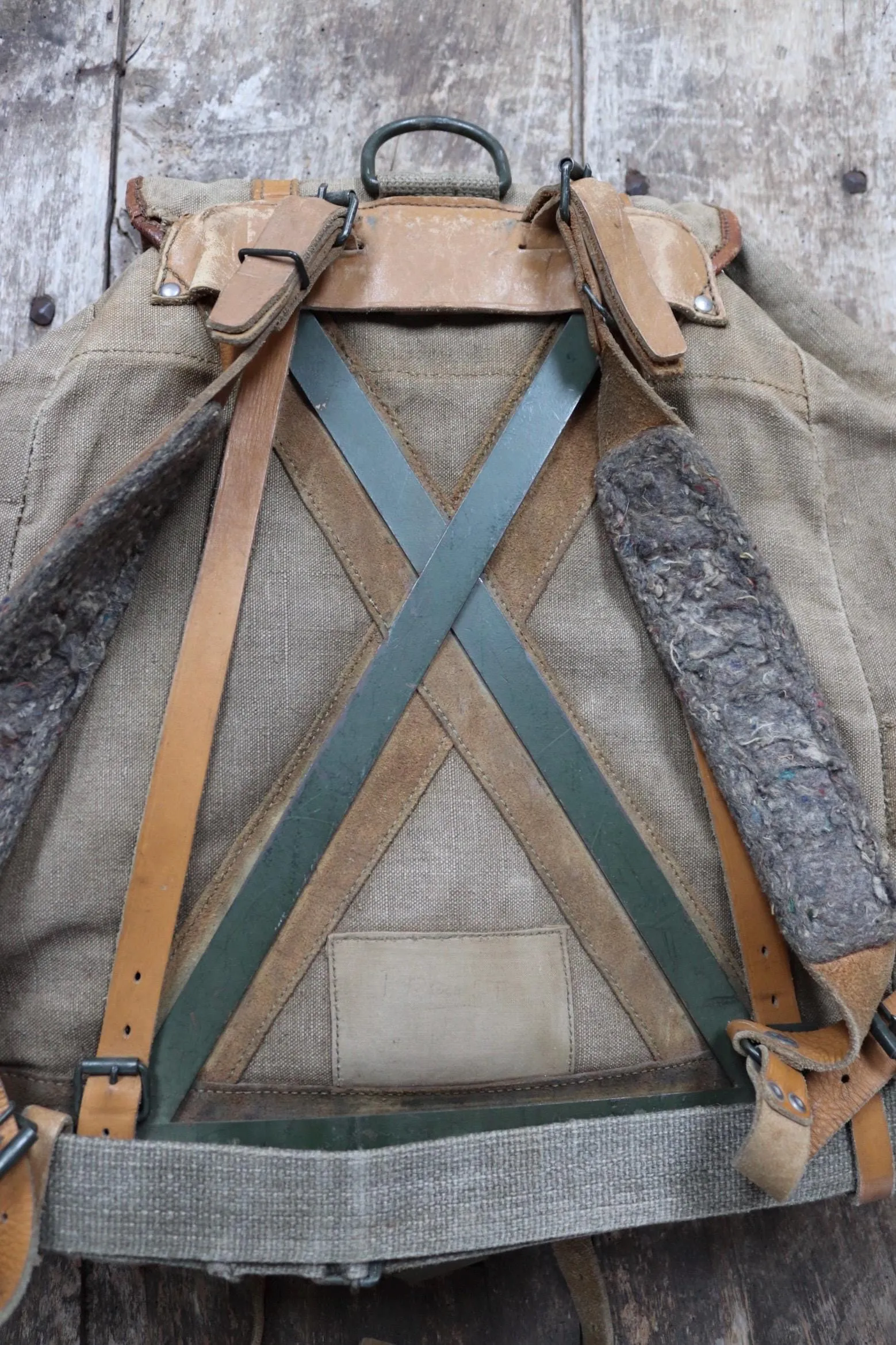 Vintage 1950s French army rucksack - military backpack made by Lafuma - khaki green cotton canvas - for camping and hiking - metal frame