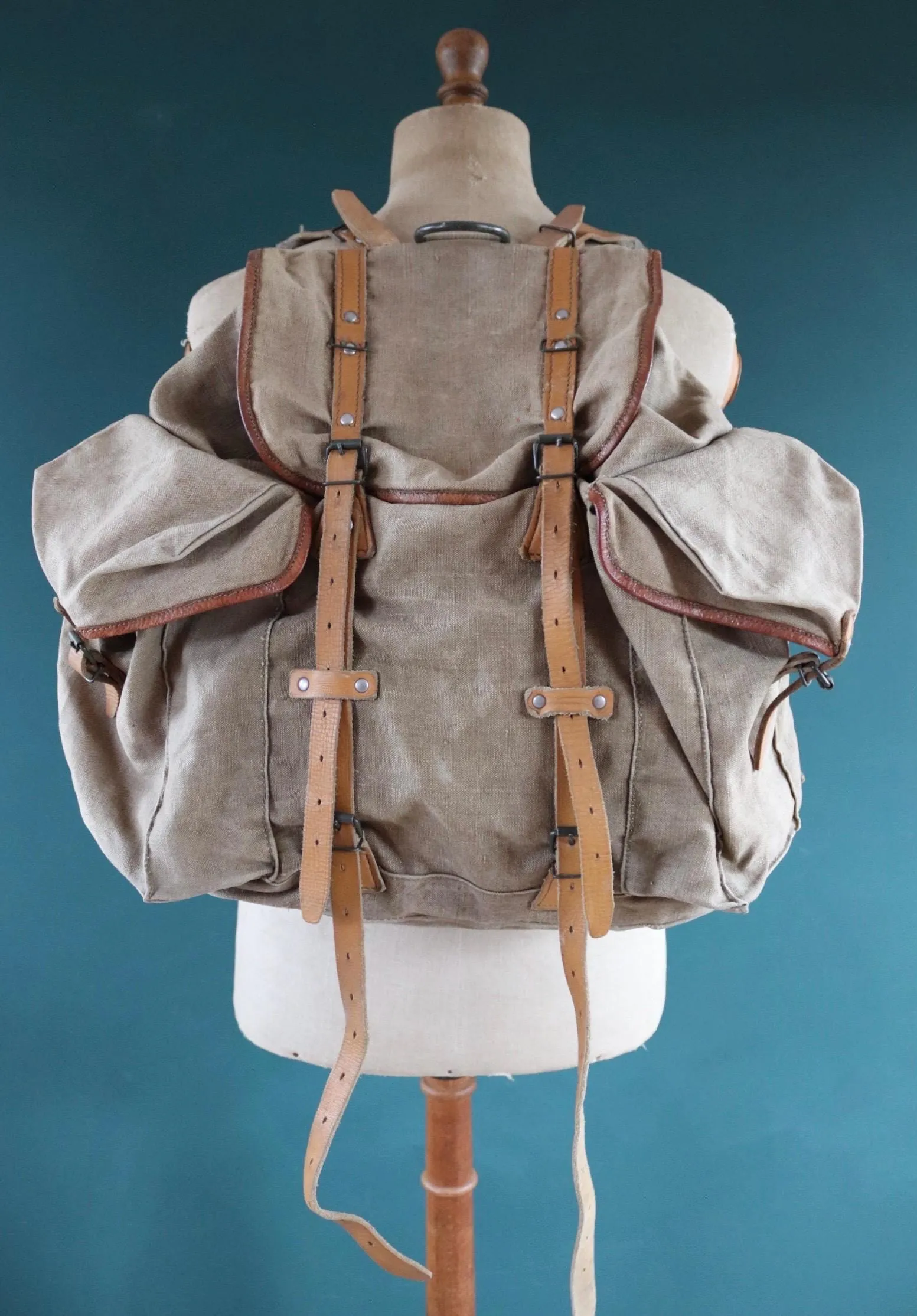 Vintage 1950s French army rucksack - military backpack made by Lafuma - khaki green cotton canvas - for camping and hiking - metal frame
