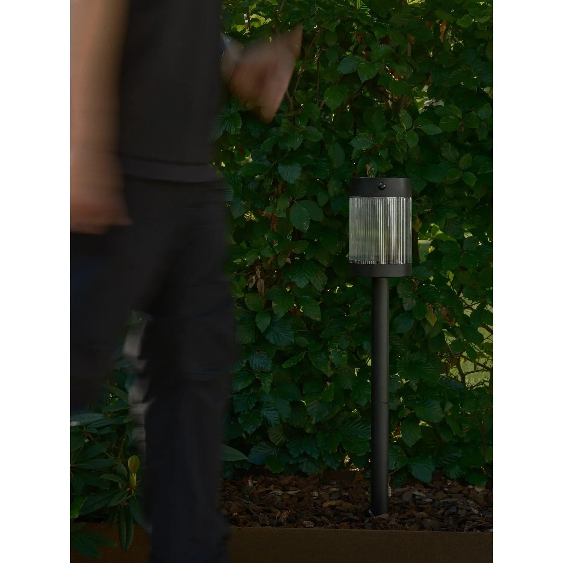x4 Coupar Solar Garden Light Black