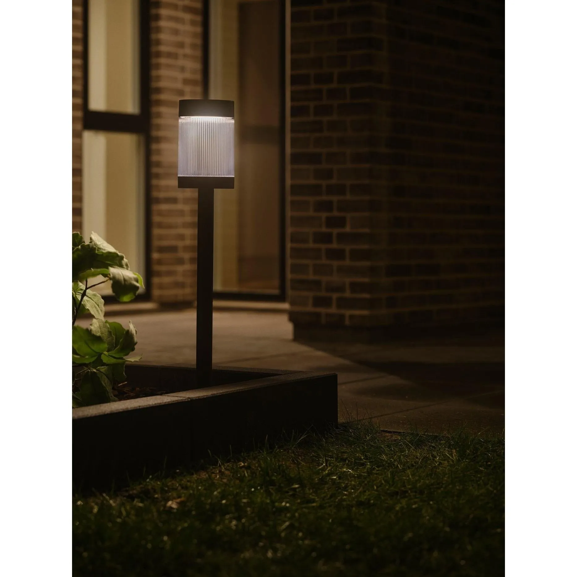 x4 Coupar Solar Garden Light Black